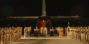 Ceremonie militara si religioasa la Kandahar
