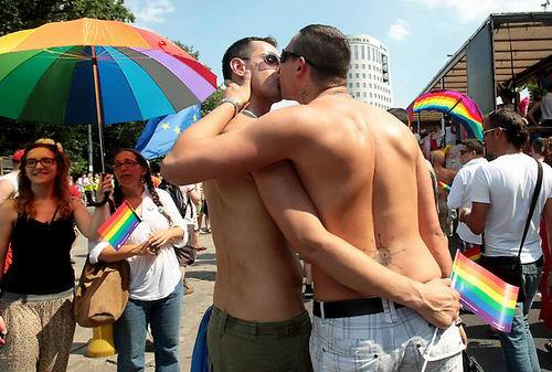Curcubeu. Marş homosexual la Chişinău? De ce s-ar putea să nu aibă loc