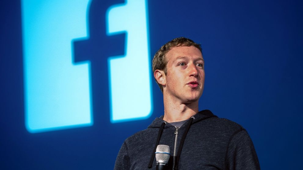 Fondatorul Facebook s-a plâns lui Obama de spionajul online
