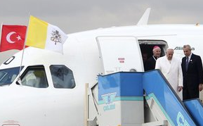 Papa Francisc vizitează, în premieră, Turcia.